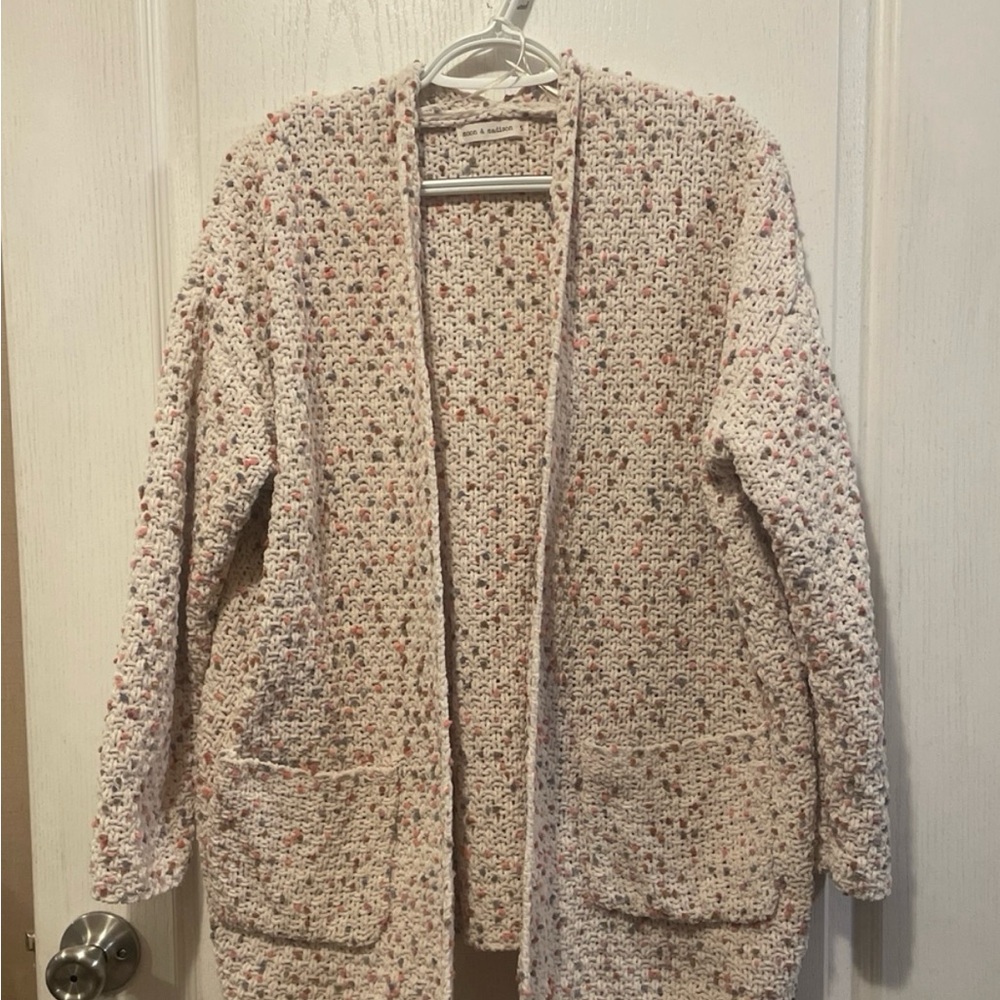Women’s Small Moon & Madison Cream Speckled Cardigan
